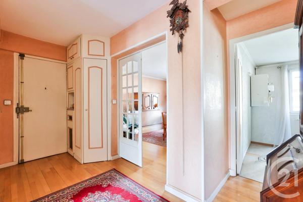 Appartement F3 à vendre  3 pièces - 66,67 m 2   LA COURNEUVE  - 93