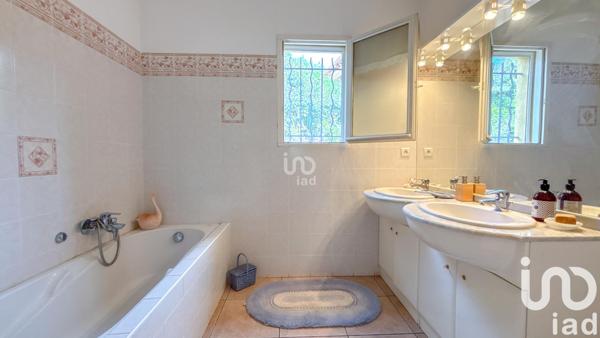 Maison à vendre 5 pièces 152 m² Saint-Raphaël