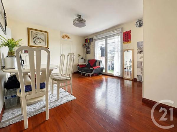 Appartement F3 à vendre  3 pièces - 62,20 m 2   ST DENIS  - 93