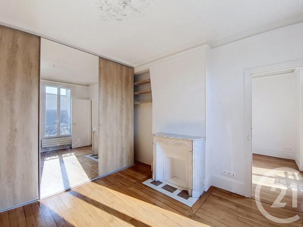 Appartement F3 à vendre  3 pièces - 62,20 m 2   ST DENIS  - 93