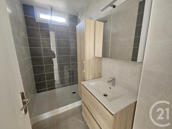 Appartement F3 à vendre  3 pièces - 77,24 m2 MONTLUCON - 03