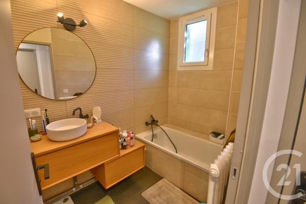 Appartement T6 à vendre  6 pièces - 98,75 m2 ROMANS SUR ISERE - 26