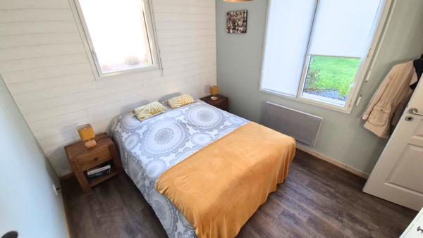 Saint-Yvi (29140) SAINT YVI - Maison de 2001 de 6 pièces principales sur 722 m² de terrain