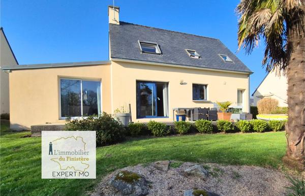 Saint-Yvi (29140) SAINT YVI - Maison de 2001 de 6 pièces principales sur 722 m² de terrain