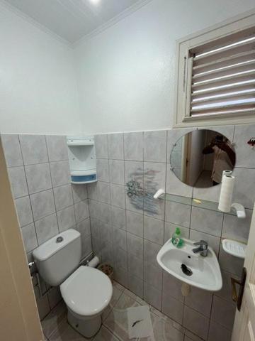 Un bien rare offrant 3 logements indépendants et un véritable potentiel locatif.