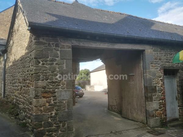Immeuble et maisons en pierre à vendre (35)