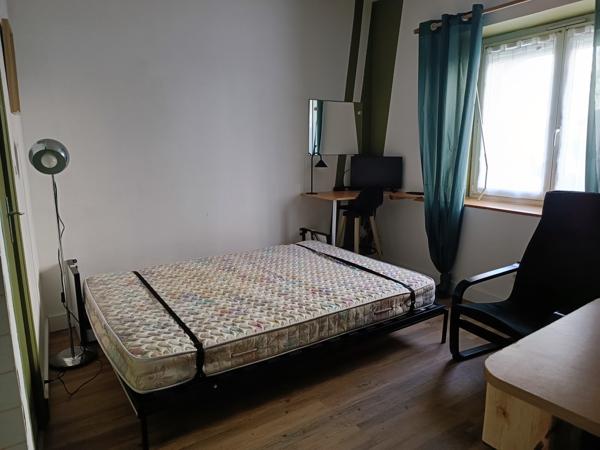 STUDIO MEUBLÉ EN CENTRE VILLE - Castelnaudary (11400)