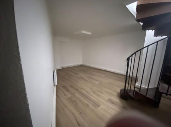 Bureau
         2 pièces
        - 25 m² 108 000 € *