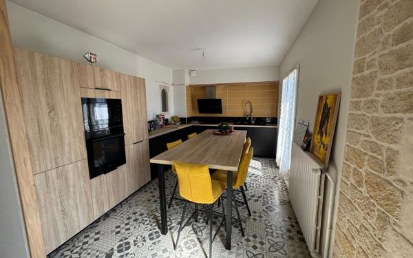 Maison à vendre    6 pièces •  Nogent-le-Rotrou