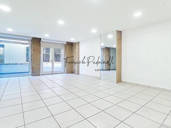 125 m² Locaux commerciaux  / bureaux LYON 6EME / A DIVISER