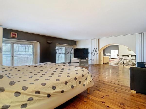 125 m² Locaux commerciaux  / bureaux LYON 6EME / A DIVISER
