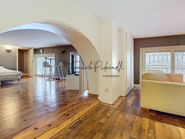 125 m² Locaux commerciaux  / bureaux LYON 6EME / A DIVISER