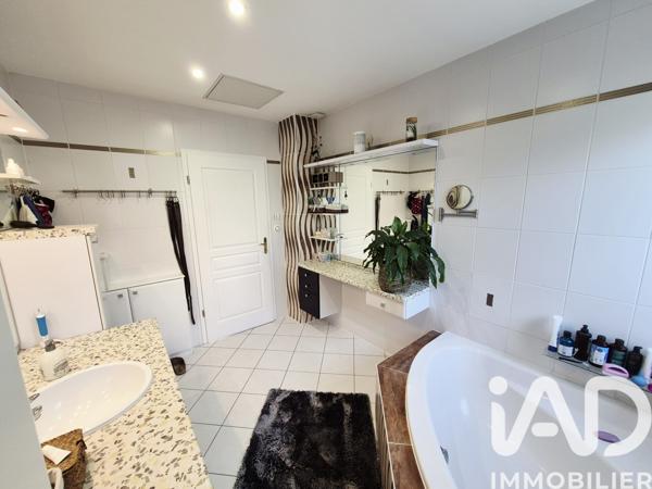 Maison à vendre 6 pièces 123 m² Marange-Silvange