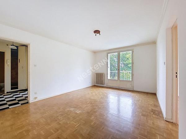 Nantes Mulotière : En vente ! Appartement T2 avec une chambre, espace de vie sur balcon, ascenseur, parking s/sol.