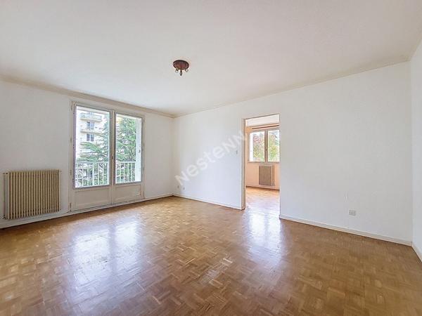Nantes Mulotière : En vente ! Appartement T2 avec une chambre, espace de vie sur balcon, ascenseur, parking s/sol.