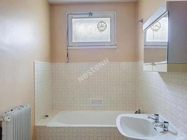 Nantes Mulotière : En vente ! Appartement T2 avec une chambre, espace de vie sur balcon, ascenseur, parking s/sol.