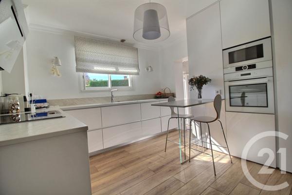 Maison à vendre  6 pièces - 184,90 m2 PESSAC - 33