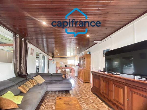 Dpt La Réunion (974), à vendre maison plain pied T5 de 121 m² sur Terrain de + de 700m2