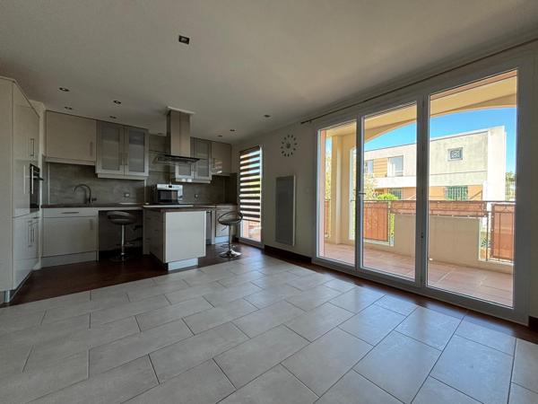 LA ROQUETTE SUR SIAGNE APPARTEMENT 3P 63 M2 TERRASSE GARAGE
