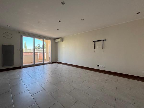 LA ROQUETTE SUR SIAGNE APPARTEMENT 3P 63 M2 TERRASSE GARAGE