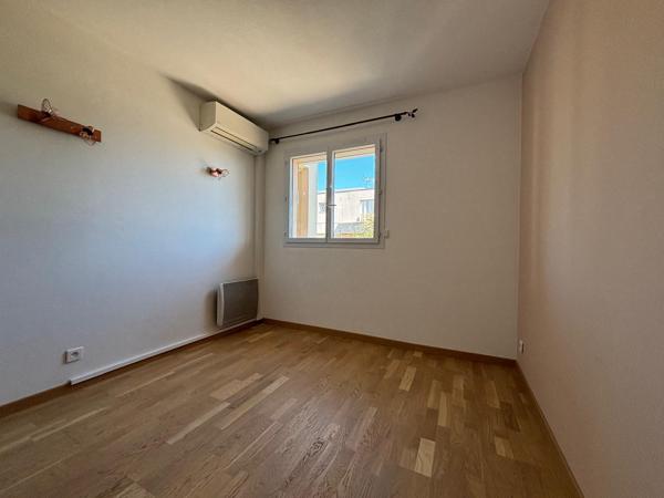 LA ROQUETTE SUR SIAGNE APPARTEMENT 3P 63 M2 TERRASSE GARAGE