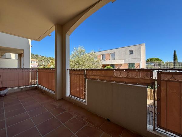 LA ROQUETTE SUR SIAGNE APPARTEMENT 3P 63 M2 TERRASSE GARAGE