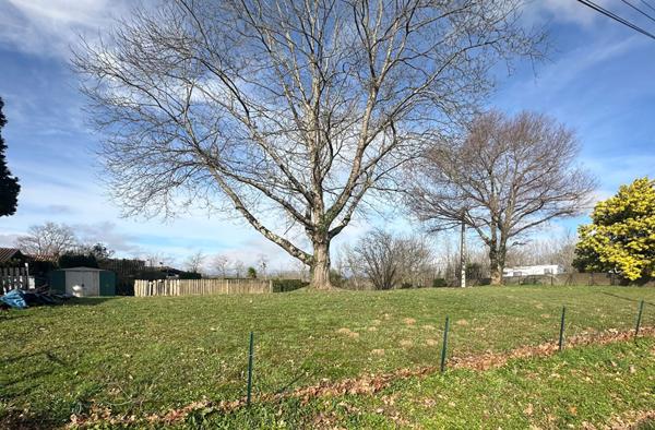 A VENDRE MAISON 3 PIÈCES - GARAGE -TERRAIN CONSTRUCTIBLE