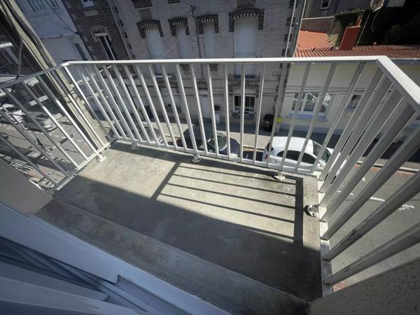 Appartement 2 chambres, balcon, garage