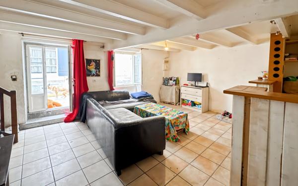 Maison à vendre    2 pièces •  Saint-Astier