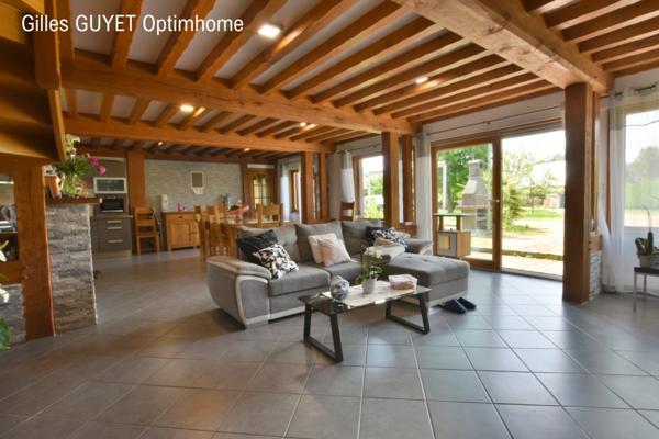 20MN de BERNAY, MAISON NORMANDE, T10 206M² 269500€ 1200M² de terrain.