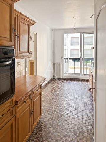 Appartement Familial 5 Pièces de 104,68 m² avec Vaste Balcon Filant Paris 12ème - Métro Dugommier
