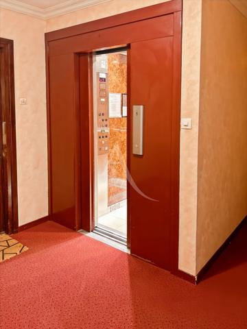 Appartement Familial 5 Pièces de 104,68 m² avec Vaste Balcon Filant Paris 12ème - Métro Dugommier
