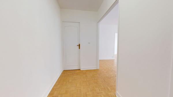 Appartement Familial 5 Pièces de 104,68 m² avec Vaste Balcon Filant Paris 12ème - Métro Dugommier