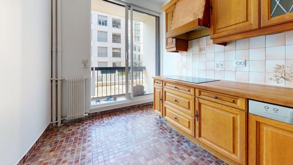 Appartement Familial 5 Pièces de 104,68 m² avec Vaste Balcon Filant Paris 12ème - Métro Dugommier