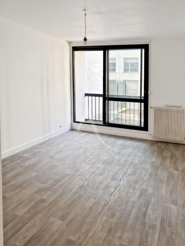 Appartement Familial 5 Pièces de 104,68 m² avec Vaste Balcon Filant Paris 12ème - Métro Dugommier