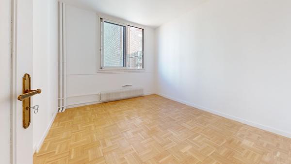 Appartement Familial 5 Pièces de 104,68 m² avec Vaste Balcon Filant Paris 12ème - Métro Dugommier