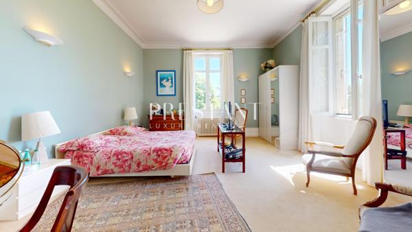 Un manoir XIXe, 5.45 hectares de nature, à seulement quelques minutes du centre historique de Sarlat / Dordogne., SARLAT LA CANEDA