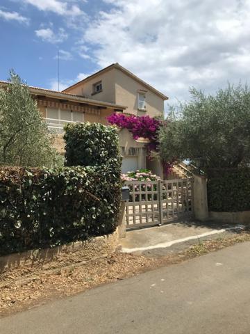 Cap sud - Maison indépendante comprenant 2 logements et 2 garages