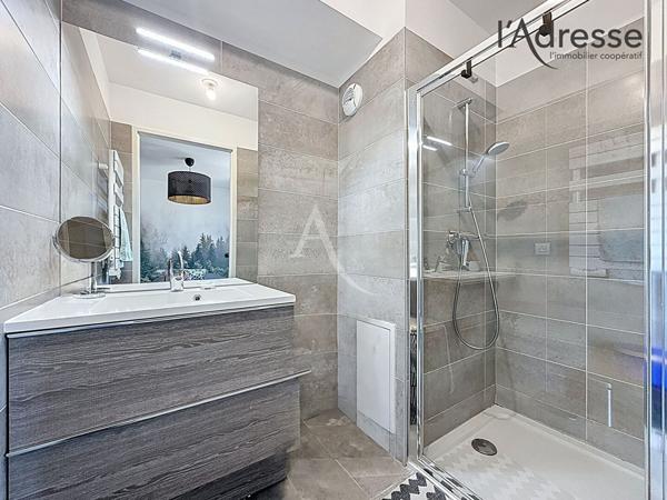 PUTEAUX/ Quartier des Arts - Appartement 4 pièces 82m² - 1 Balcon - 1 Parking