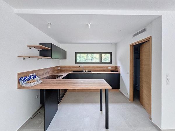 MAISON CONTEMPORAINE NEUVE 4 PIECES 113 M2 jumelée avec terrain de 460 M2