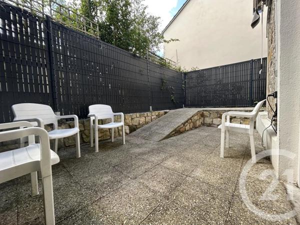 Immeuble à vendre  78,65 m 2   AVON  - 77