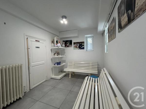 Immeuble à vendre  78,65 m 2   AVON  - 77