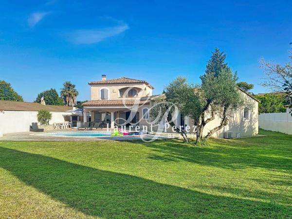 Villa de charme avec piscine et grand jardin