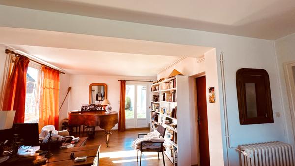 Island (89200) Longère bourguignonne située dans le secteur d' ISLAND au prix de 246 100 €.