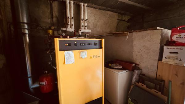 Island (89200) Longère bourguignonne située dans le secteur d' ISLAND au prix de 246 100 €.