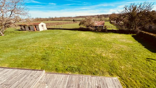 Island (89200) Longère bourguignonne située dans le secteur d' ISLAND au prix de 246 100 €.