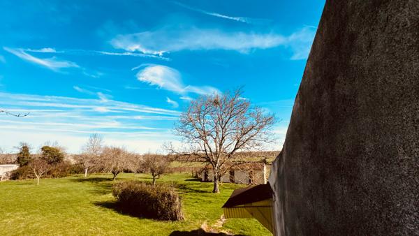 Island (89200) Longère bourguignonne située dans le secteur d' ISLAND au prix de 246 100 €.