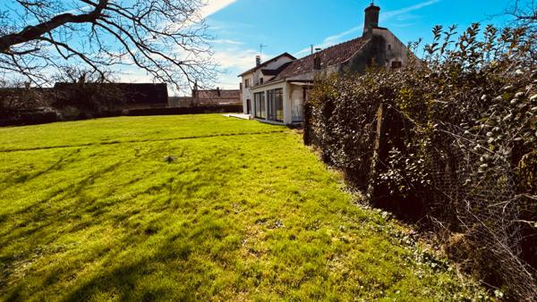 Island (89200) Longère bourguignonne située dans le secteur d' ISLAND au prix de 246 100 €.