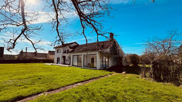 Island (89200) Longère bourguignonne située dans le secteur d' ISLAND au prix de 246 100 €.