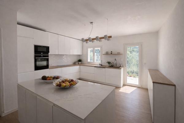 Maison
         7 pièces
        - 198 m² Exclusivité 599 000 € *